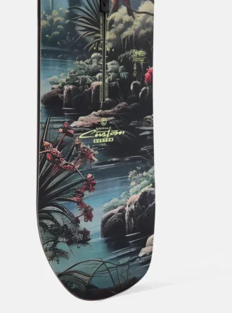 Burton Custom Smalls Camber snowboard for barn