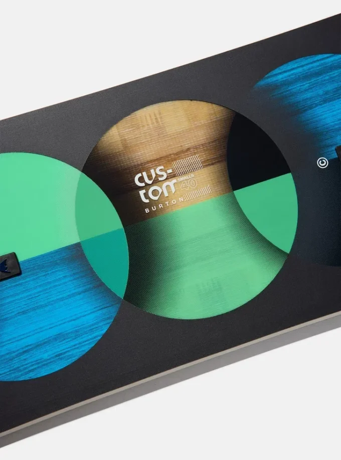 Burton Custom Smalls Camber snowboard for barn