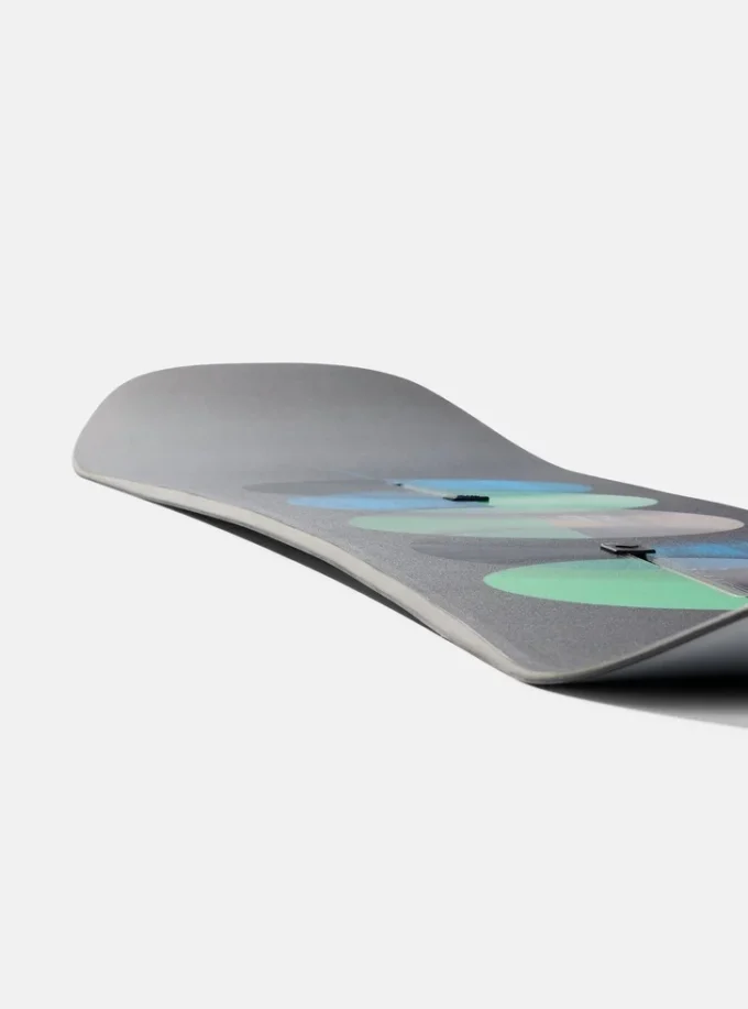 Burton Custom Smalls Camber snowboard for barn
