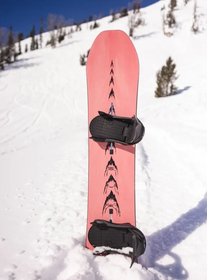 Burton Deep Thinker Camber snowboard for menn Burton Deep Thinker Camber snowboard for menn