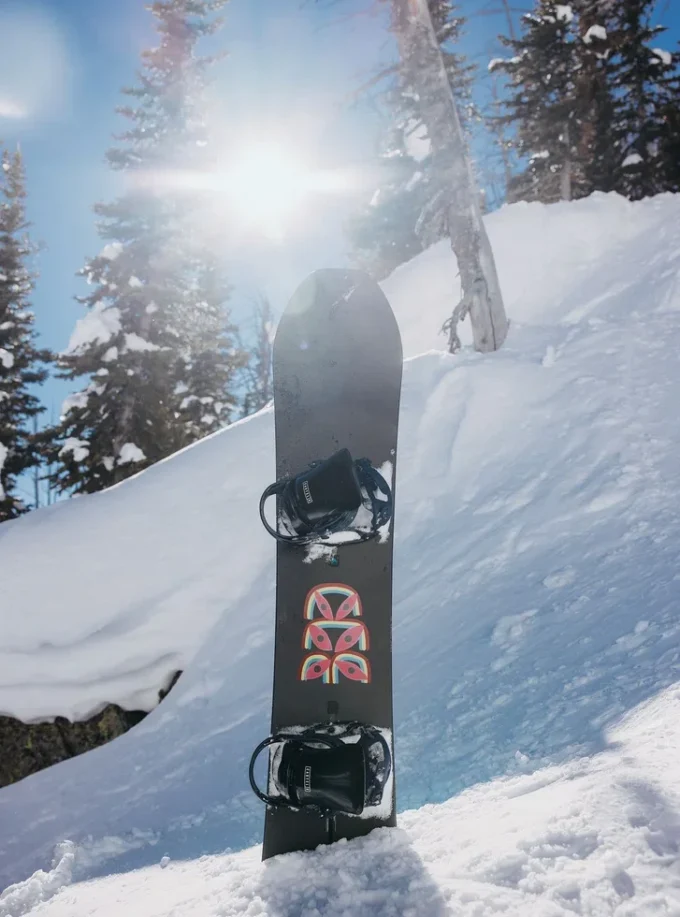 Burton Deep Thinker Camber snowboard for menn Burton Deep Thinker Camber snowboard for menn