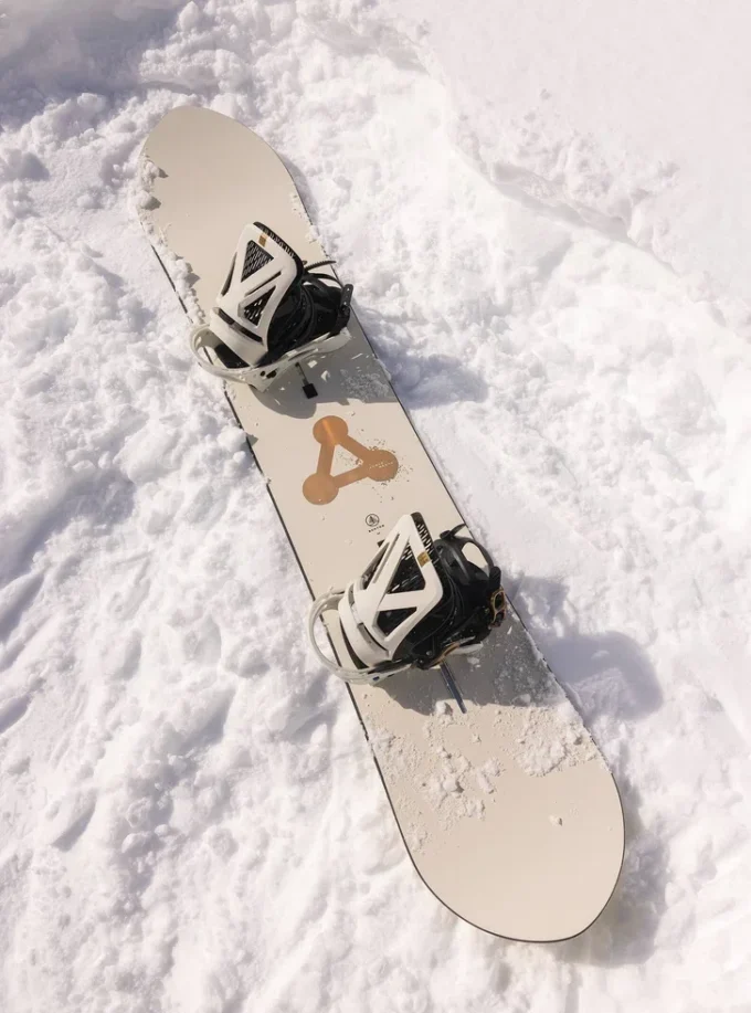 Burton Family Tree Power Wagon Camber Snowboard