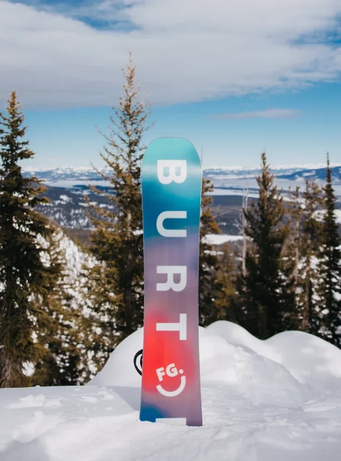 Burton Feelgood Flying V snowboard for kvinner Burton Feelgood Flying V snowboard for kvinner