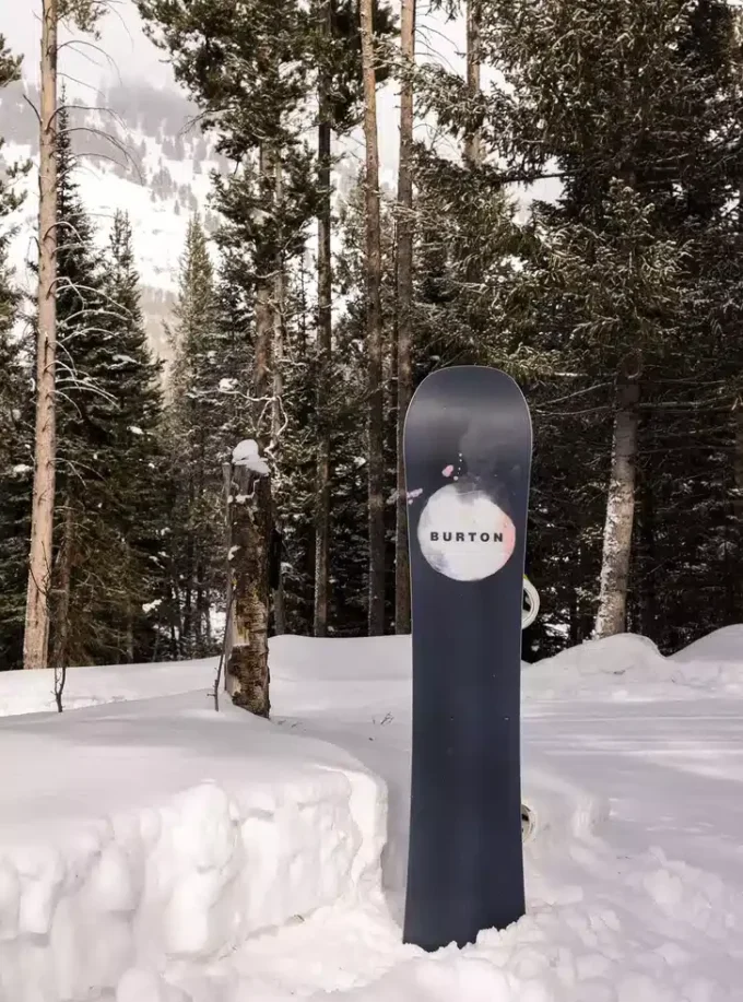 Burton Flight Attendant Camber snowboard for menn Burton Flight Attendant Camber snowboard for menn