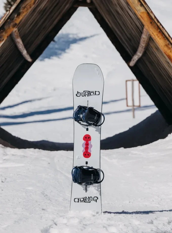 Burton Free Thinker Camber snowboard for menn Burton Free Thinker Camber snowboard for menn