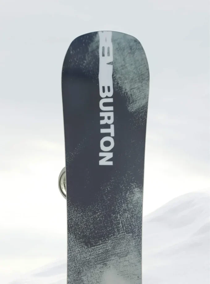 Burton Instigator PurePop Camber snowboard for menn Burton Instigator PurePop Camber snowboard for menn