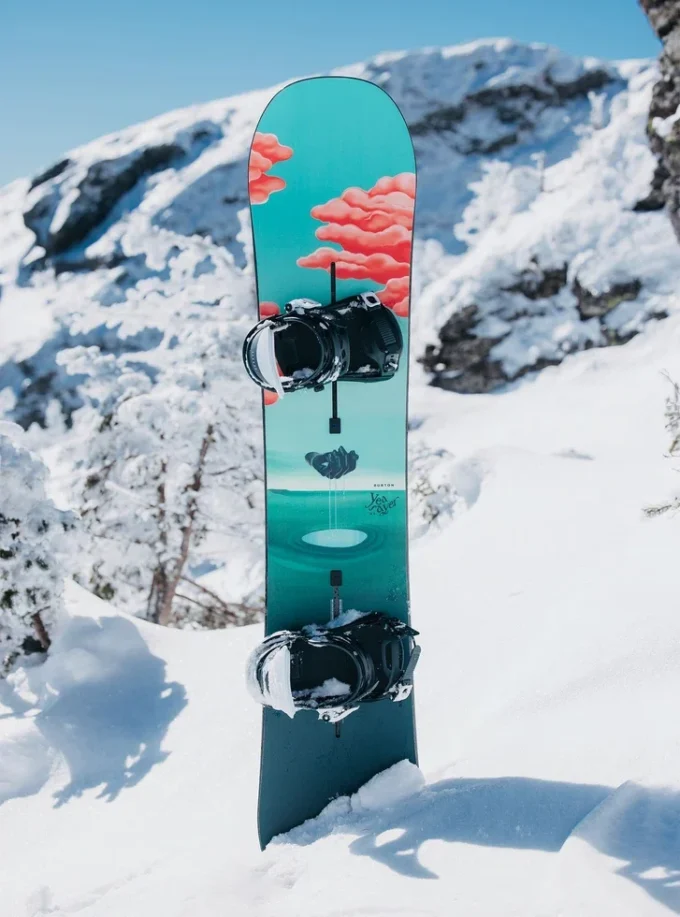 Burton Yeasayer Flying V snowboard for kvinner